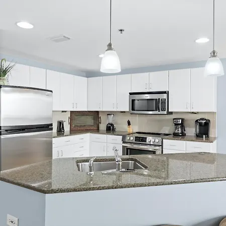 Grand Panama Beach Resort Pet Friendly Rentals By Panhandle Getaways Panama City Beach Room photo