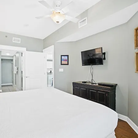 Grand Panama Beach Resort Pet Friendly Rentals By Panhandle Getaways Panama City Beach Room photo