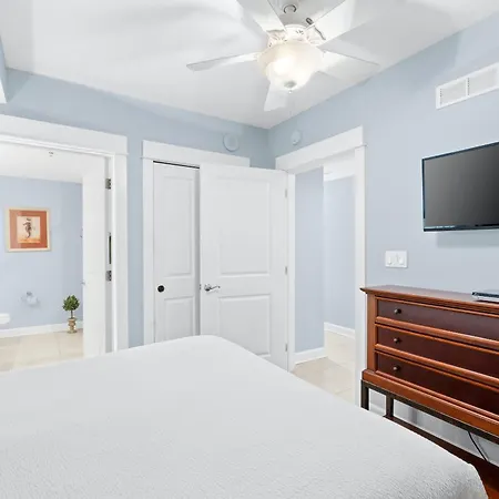 Grand Panama Beach Resort Pet Friendly Rentals By Panhandle Getaways Panama City Beach Room photo