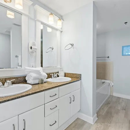 Grand Panama Beach Resort Pet Friendly Rentals By Panhandle Getaways Panama City Beach Room photo
