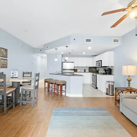 Grand Panama Beach Resort Pet Friendly Rentals By Panhandle Getaways Panama City Beach Room photo