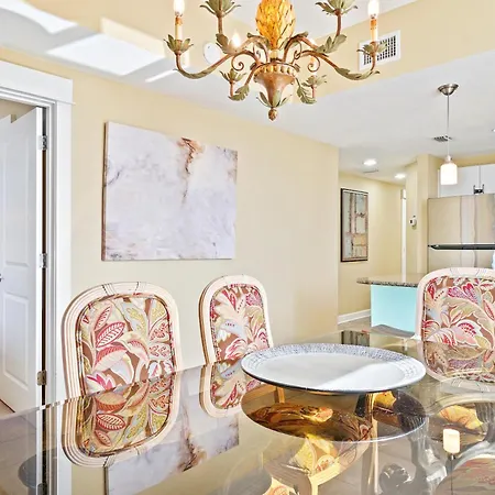 Grand Panama Beach Resort Pet Friendly Rentals By Panhandle Getaways Panama City Beach Room photo